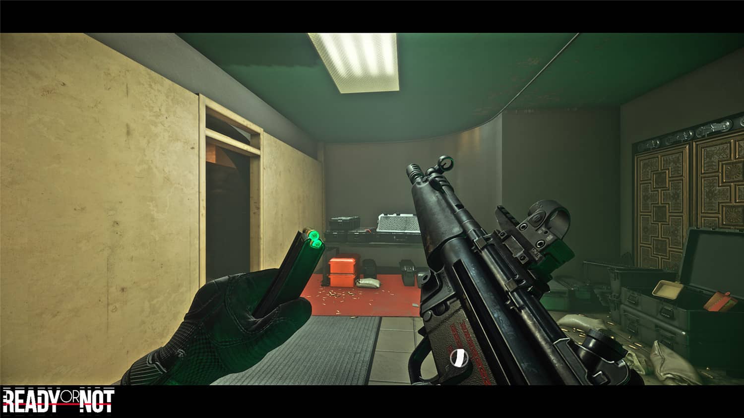 《严阵以待》v94572中文版